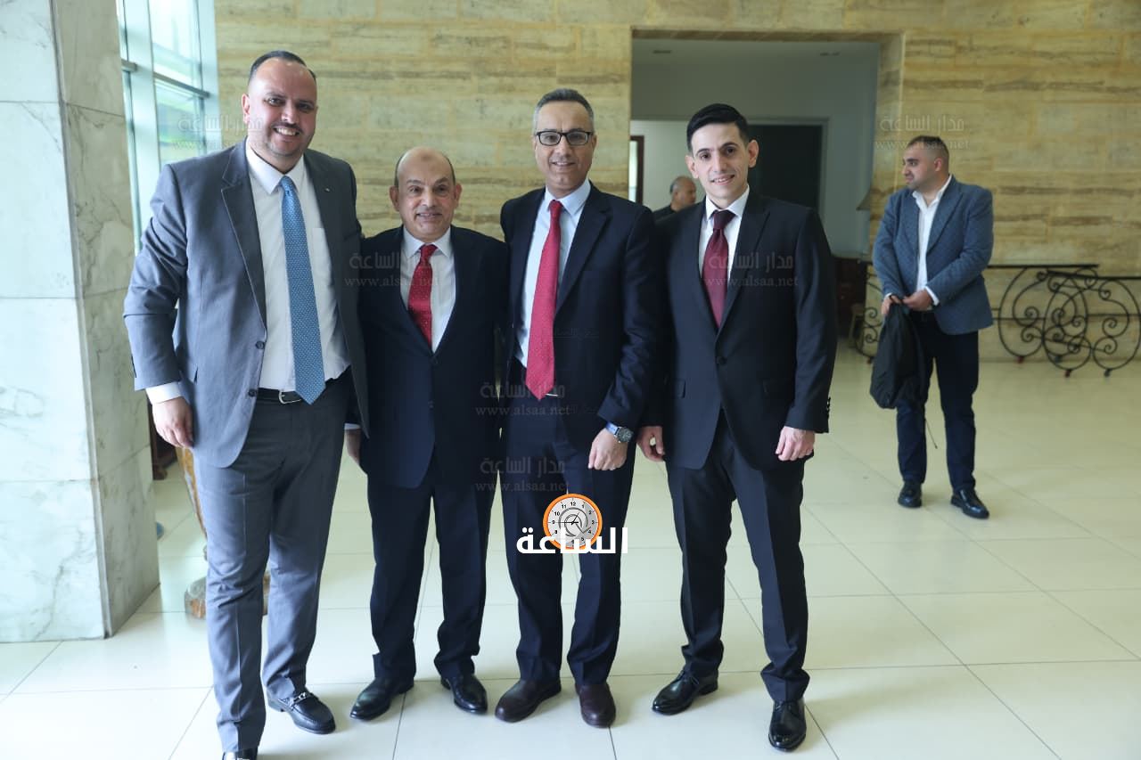 Madar Al-Saa Images 0.47489159408708936