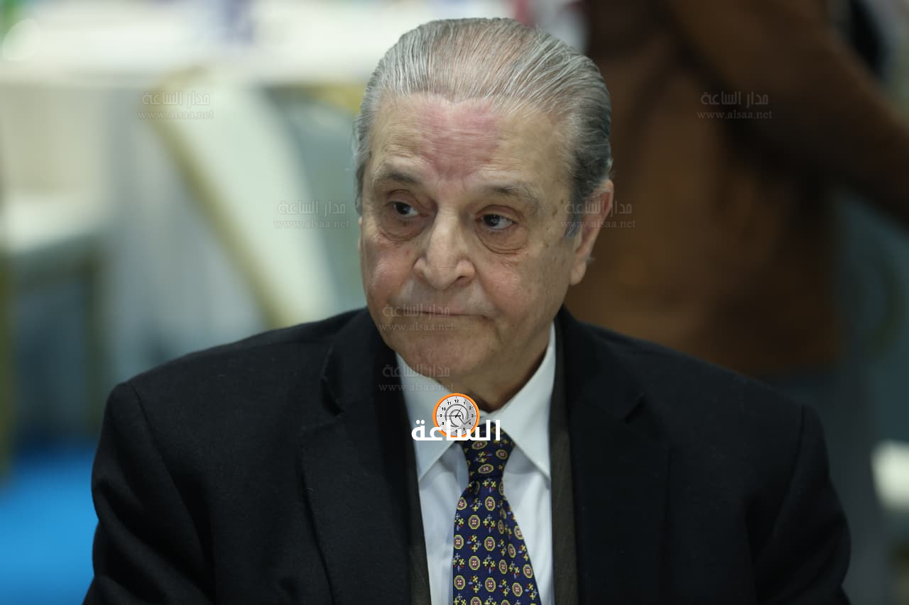 Madar Al-Saa Images 0.8527983814729175