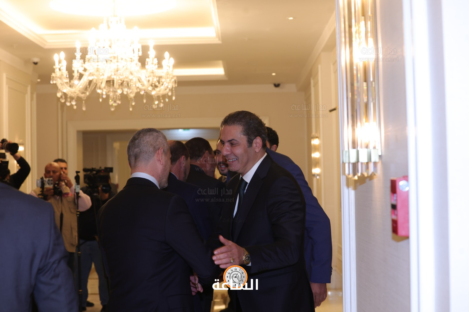 Madar Al-Saa Images 0.7102369663682846