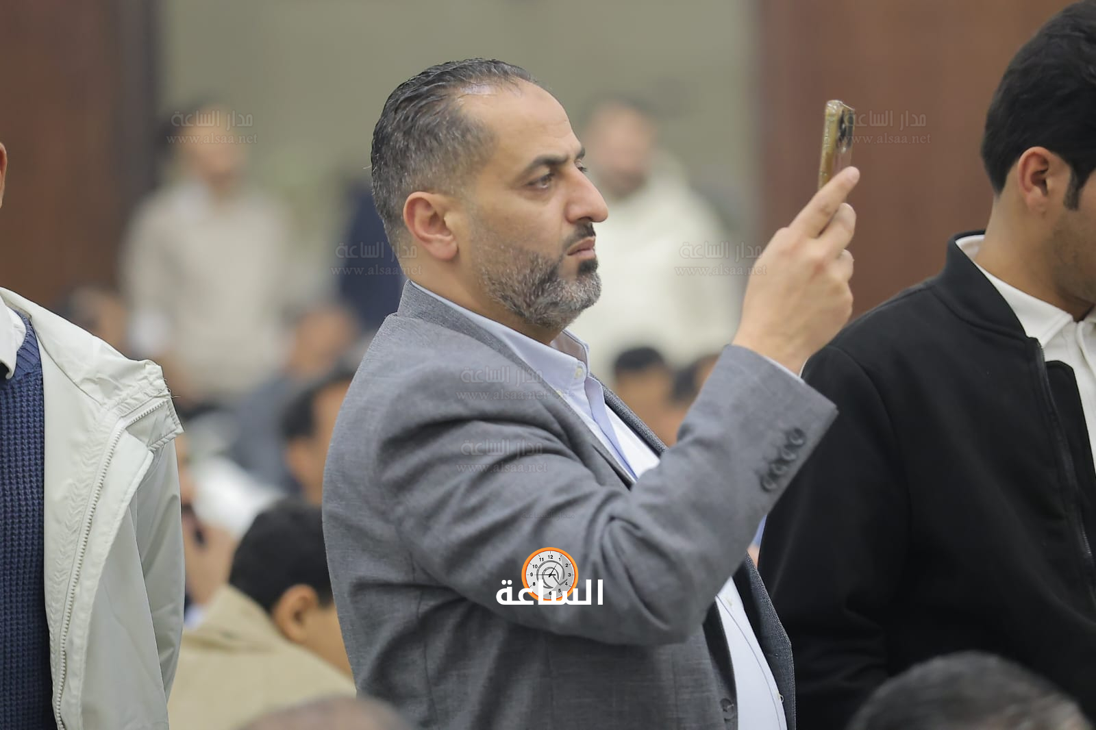 Madar Al-Saa Images 0.33554898588425