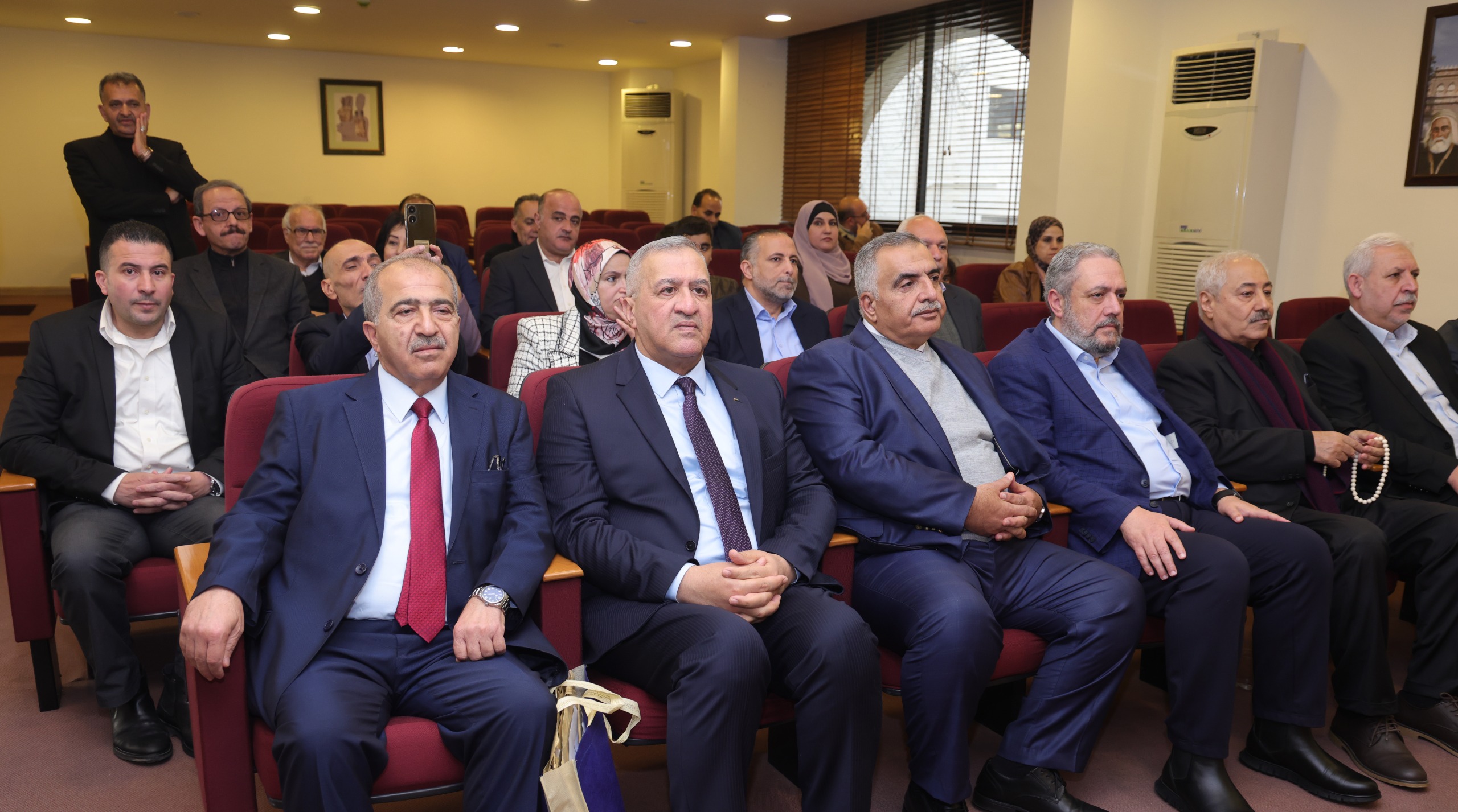 Madar Al-Saa Images 0.4124473149109198