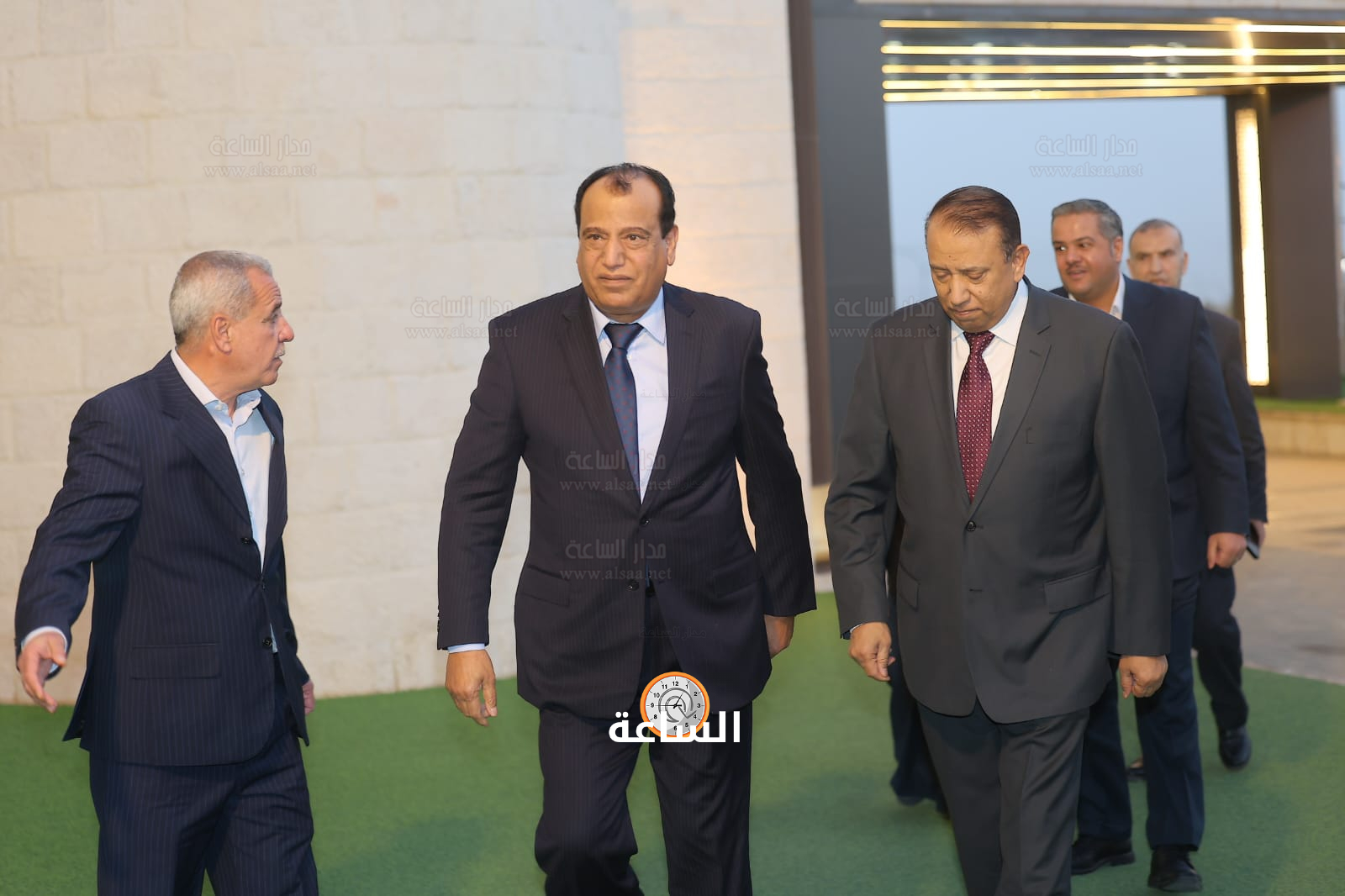 Madar Al-Saa Images 0.2428024635505427