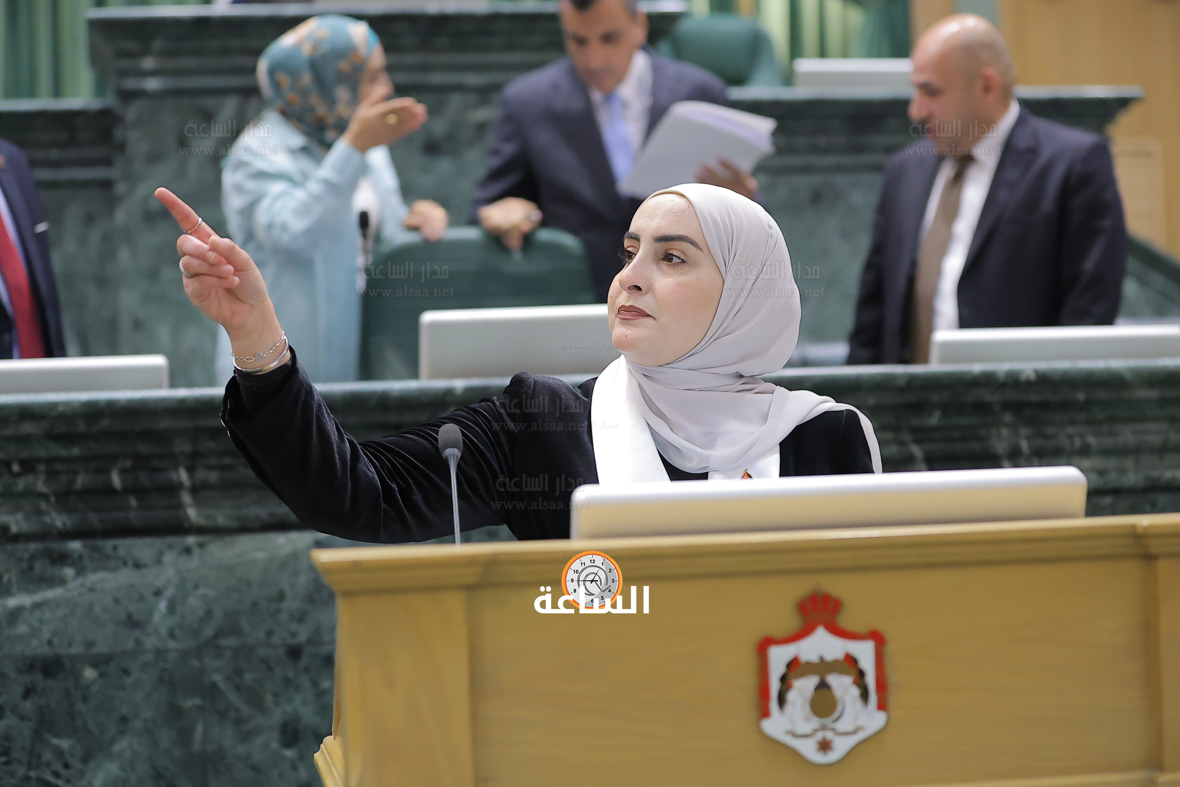 Madar Al-Saa Images 0.6755194528167021