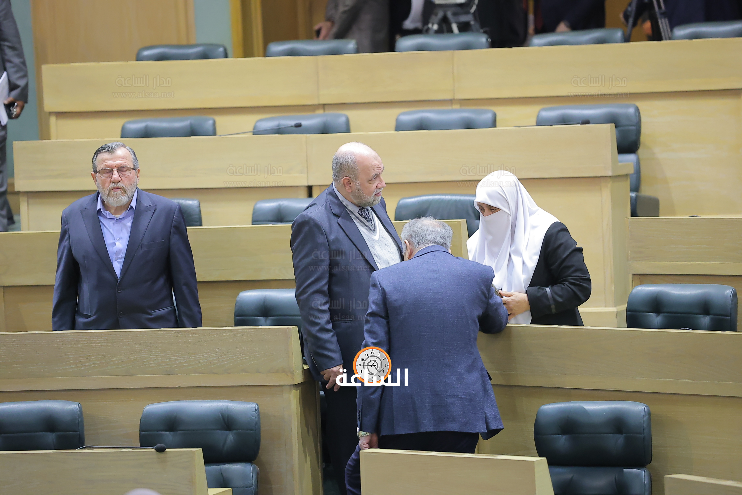 Madar Al-Saa Images 0.6398422462178337