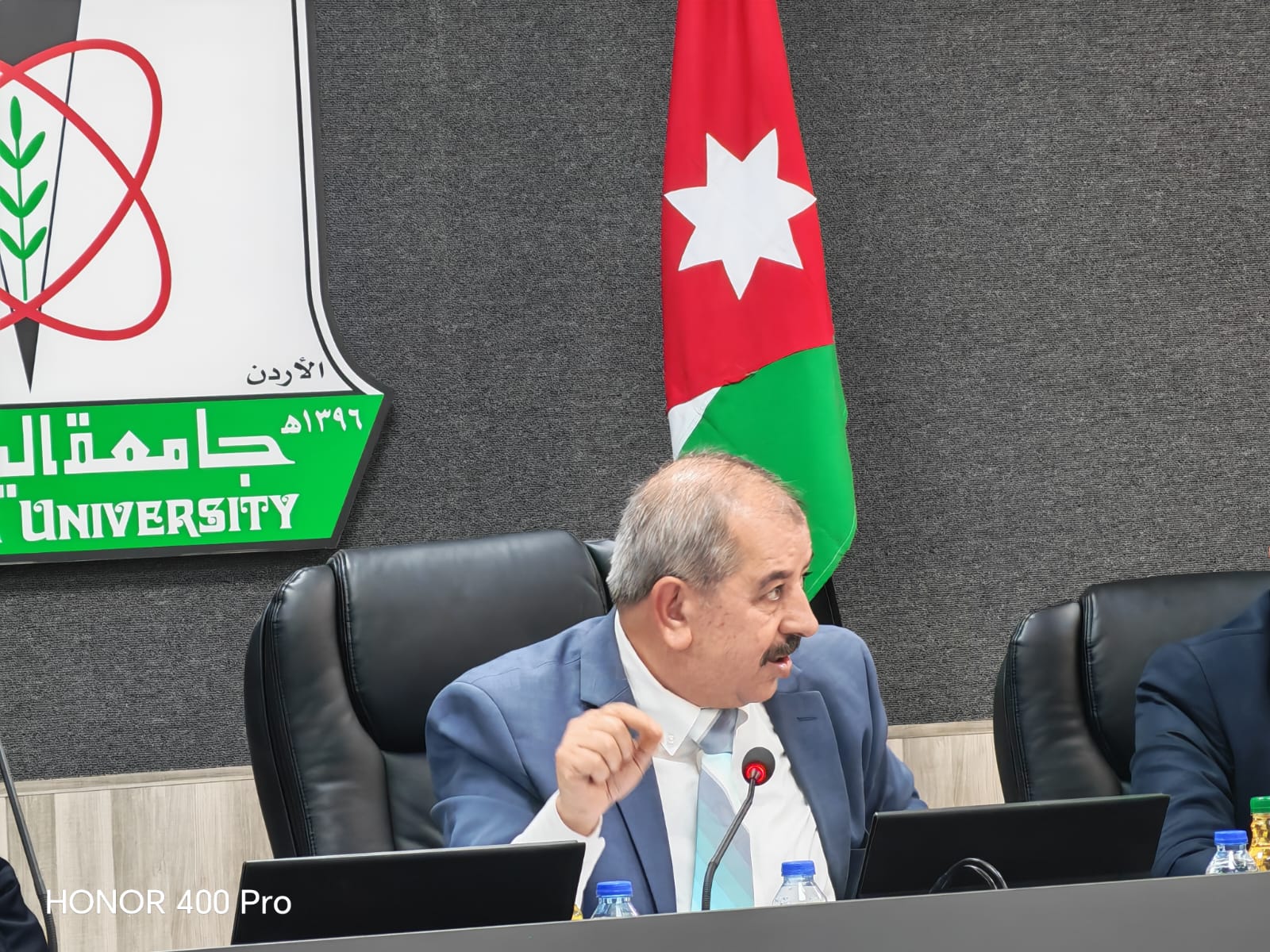 Madar Al-Saa Images 0.8839329403700368