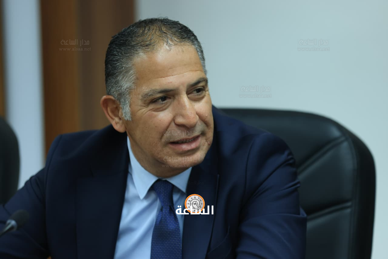 Madar Al-Saa Images 0.4895107866604428