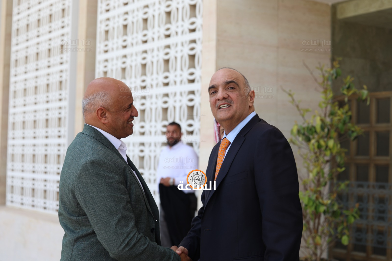 Madar Al-Saa Images 0.2615957865439058