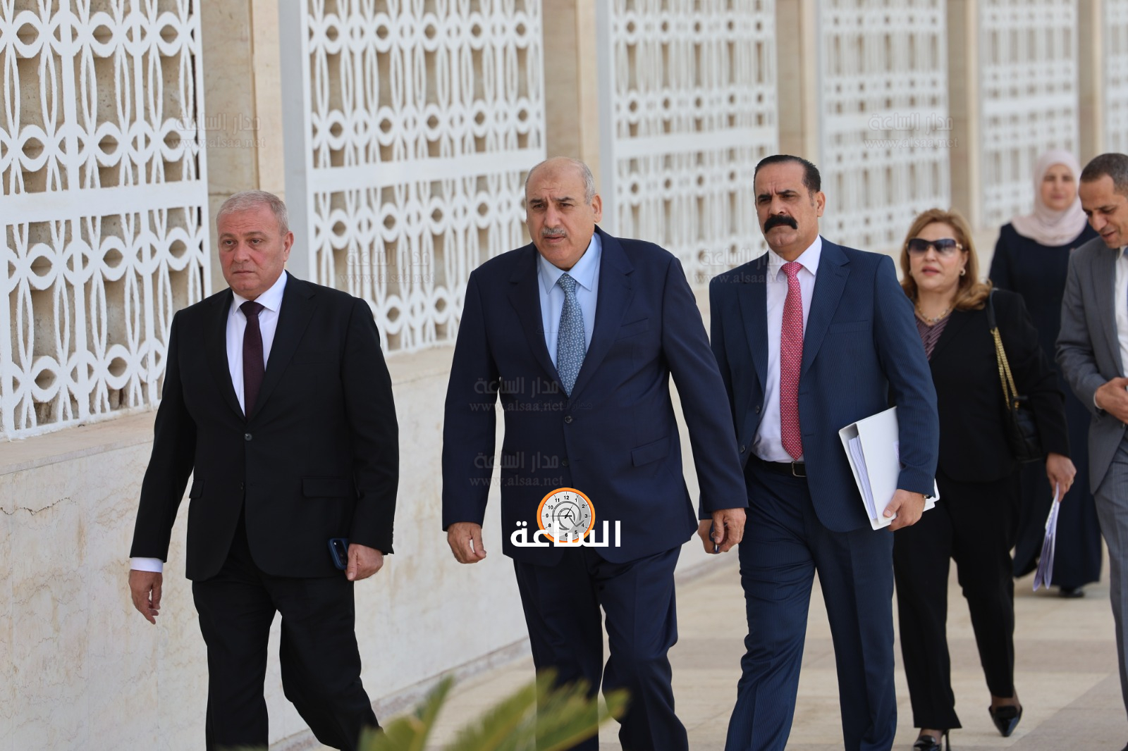 Madar Al-Saa Images 0.4062265669224556