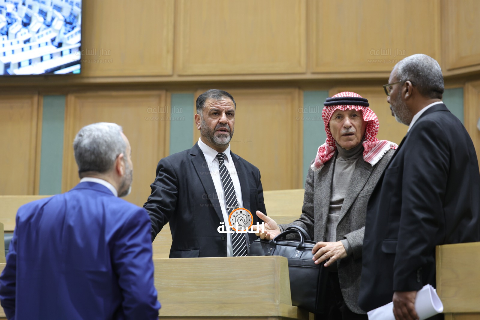 Madar Al-Saa Images 0.0398280193329793