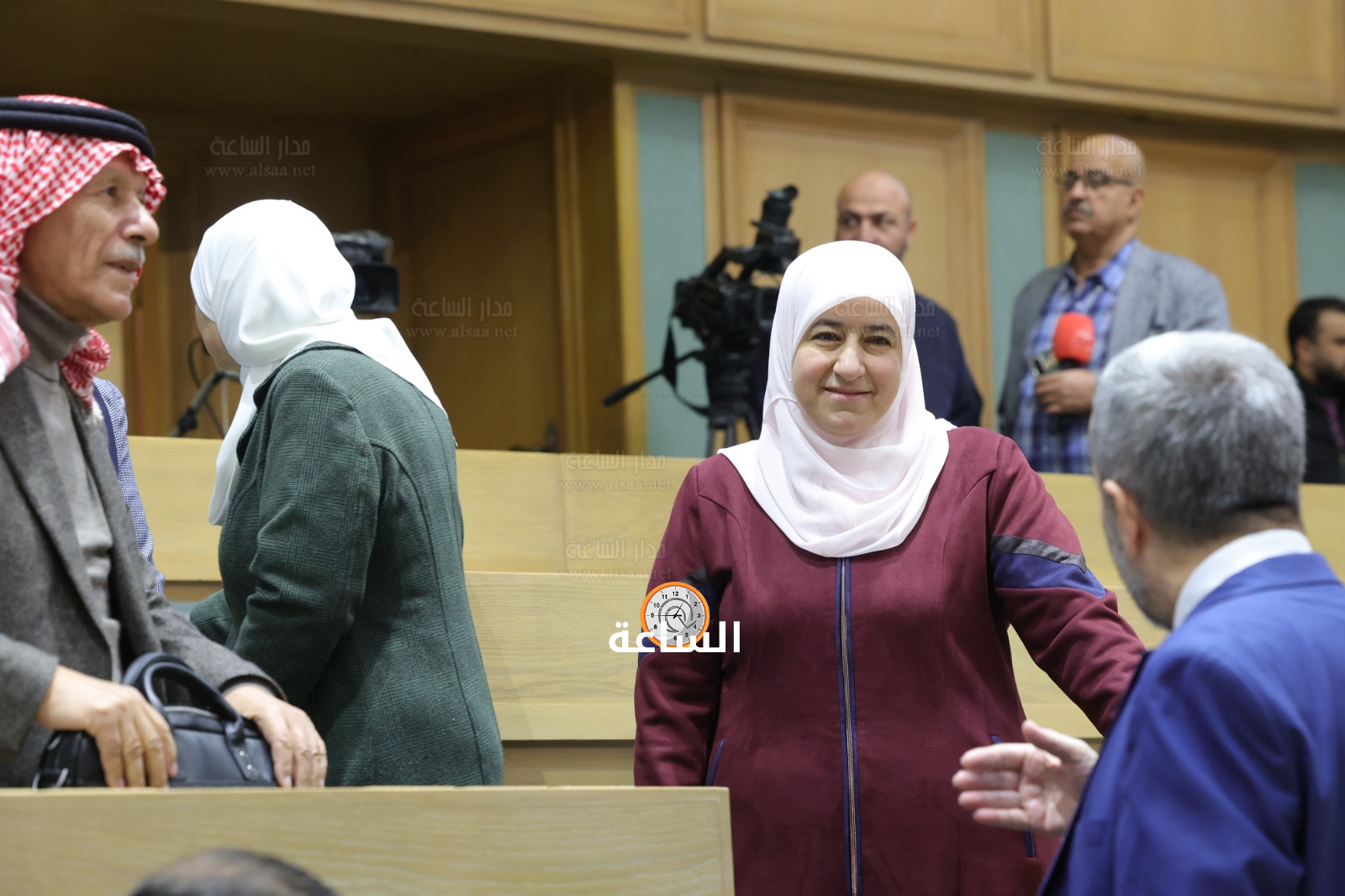 Madar Al-Saa Images 0.4558307836536801