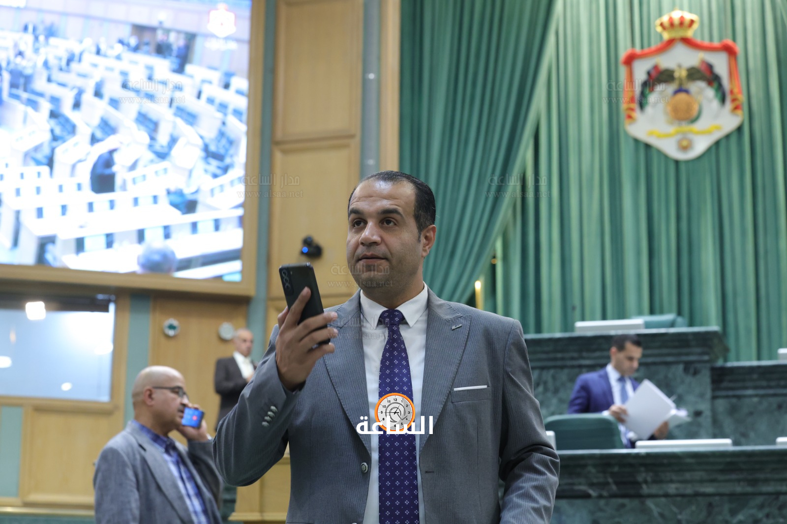 Madar Al-Saa Images 0.44470075933659714