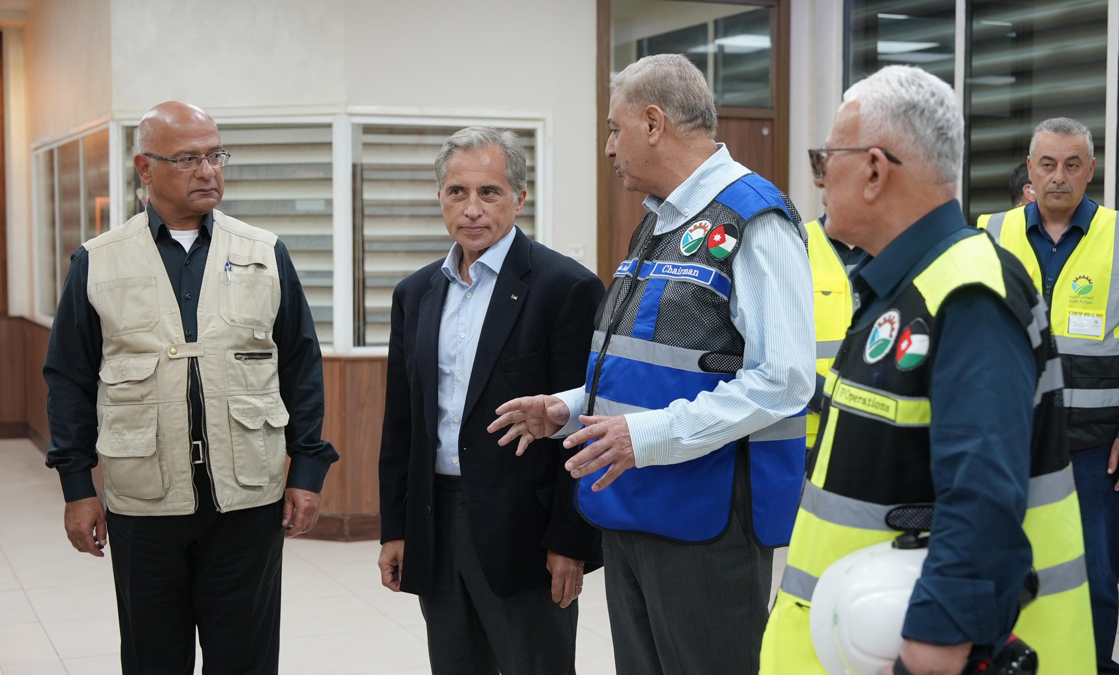 Madar Al-Saa Images 0.554181310748361