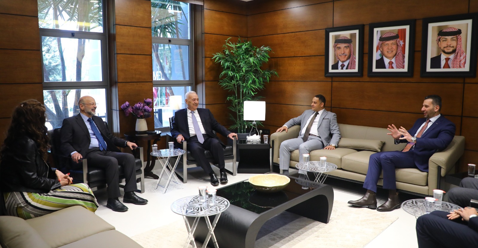 Madar Al-Saa Images 0.4290587863603438