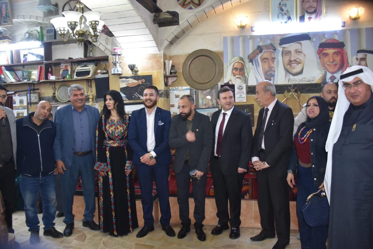 Madar Al-Saa Images 0.31402805650061205