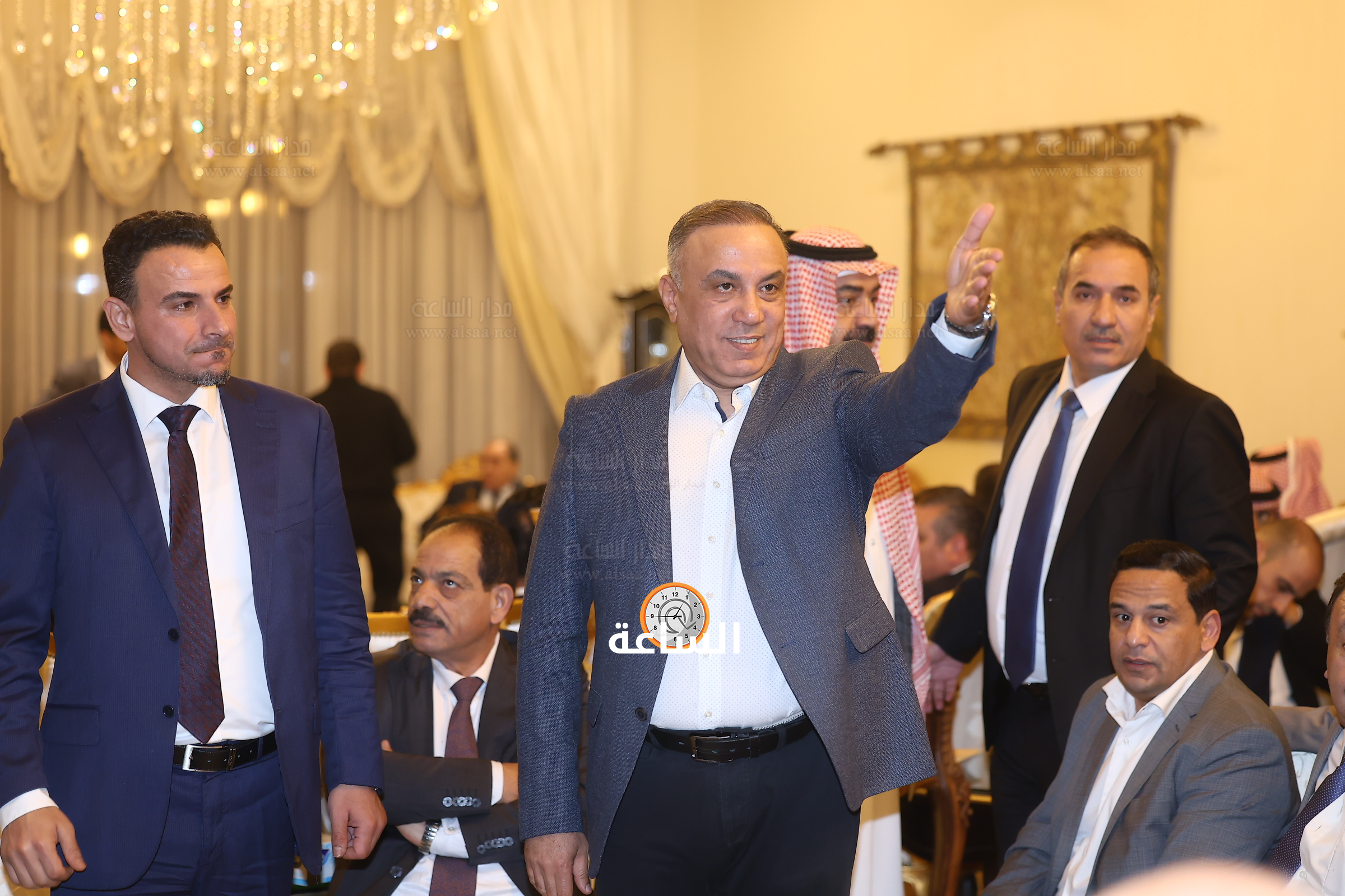 Madar Al-Saa Images 0.37087397257249344