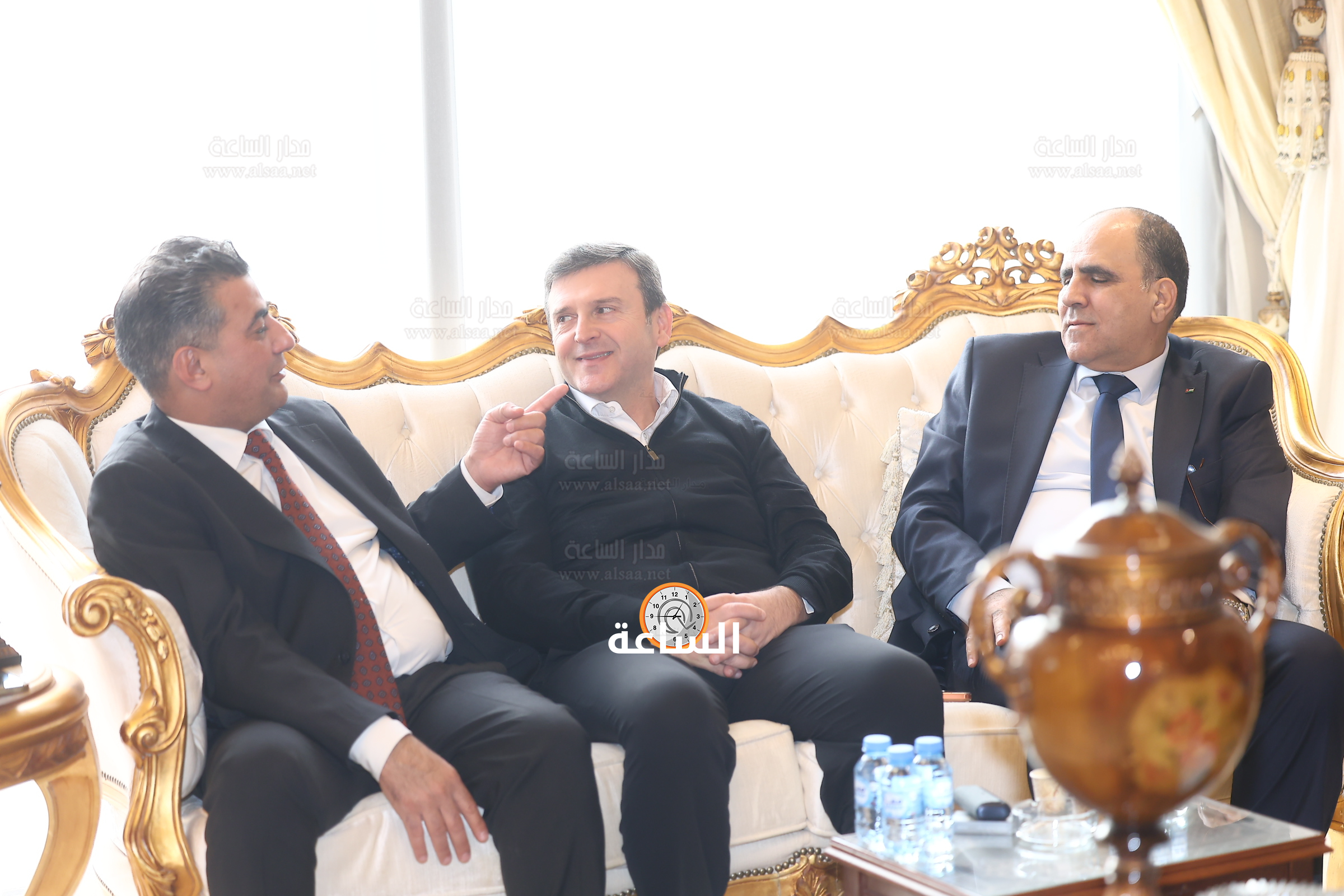 Madar Al-Saa Images 0.6418604241153156