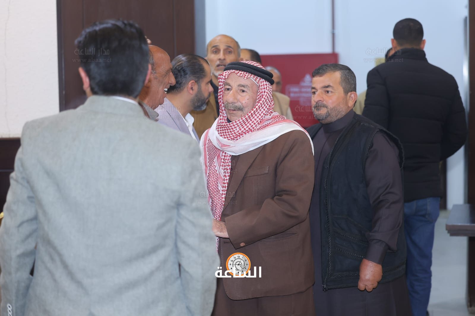 Madar Al-Saa Images 0.09891684435516335