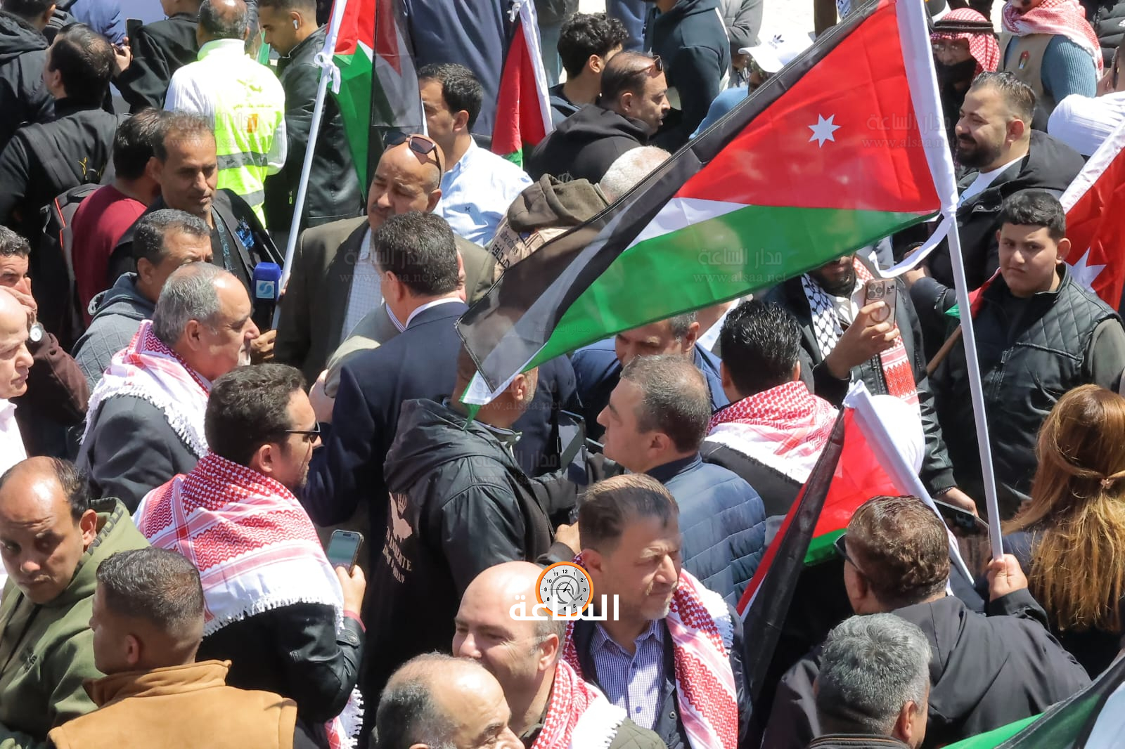 Madar Al-Saa Images 0.015671038816805094