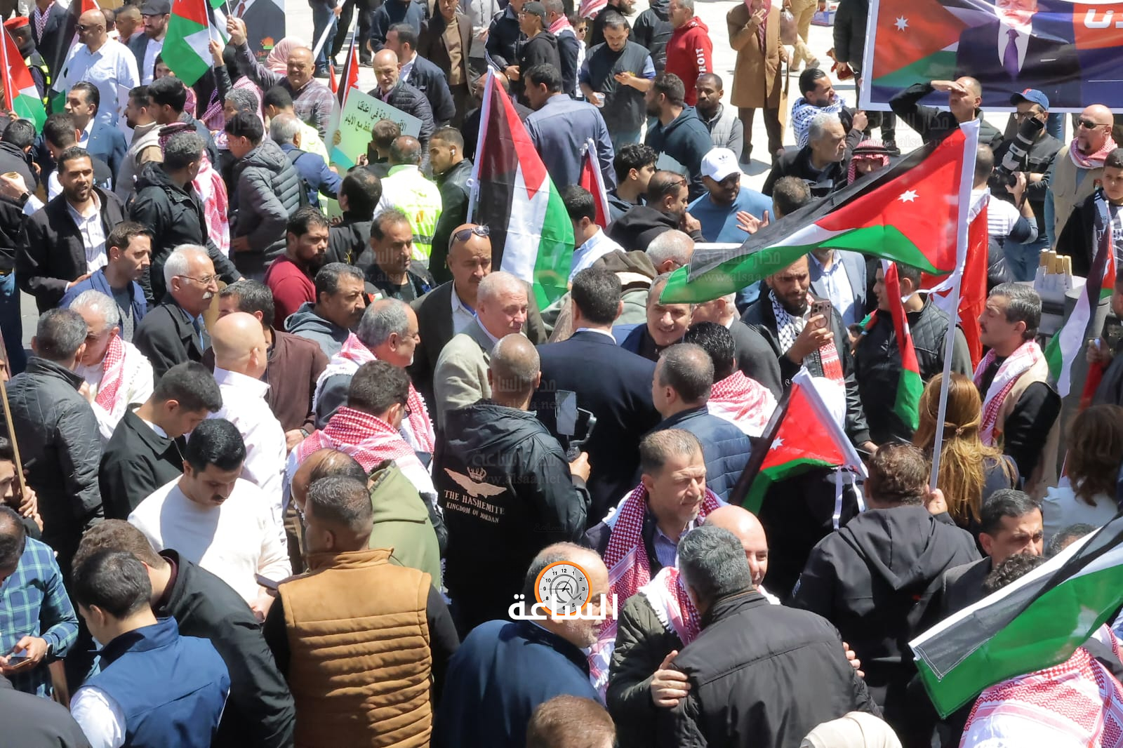 Madar Al-Saa Images 0.48471376402160504