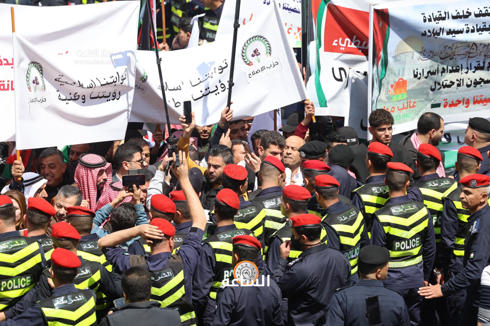 Madar Al-Saa Images 0.6556798237913011