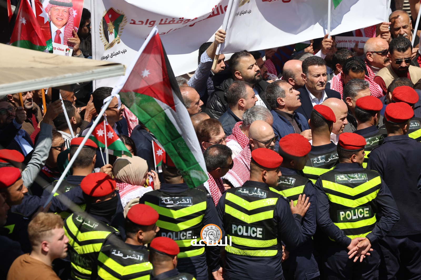 Madar Al-Saa Images 0.9911151156024517