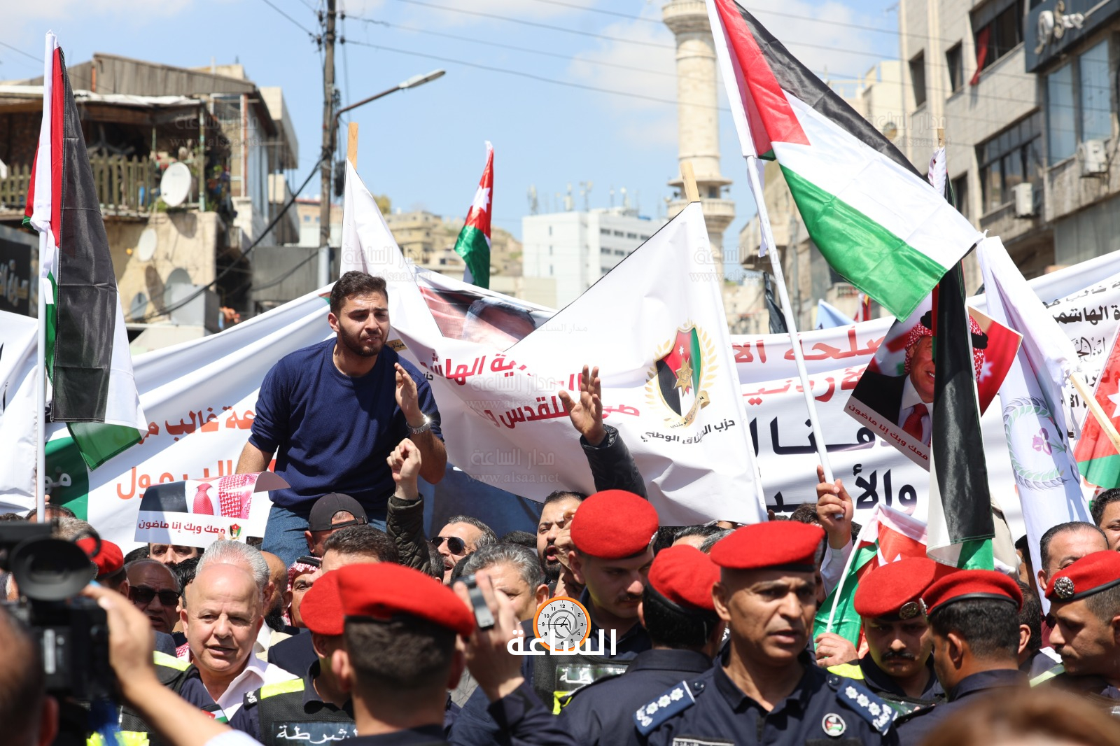 Madar Al-Saa Images 0.19873345884492033