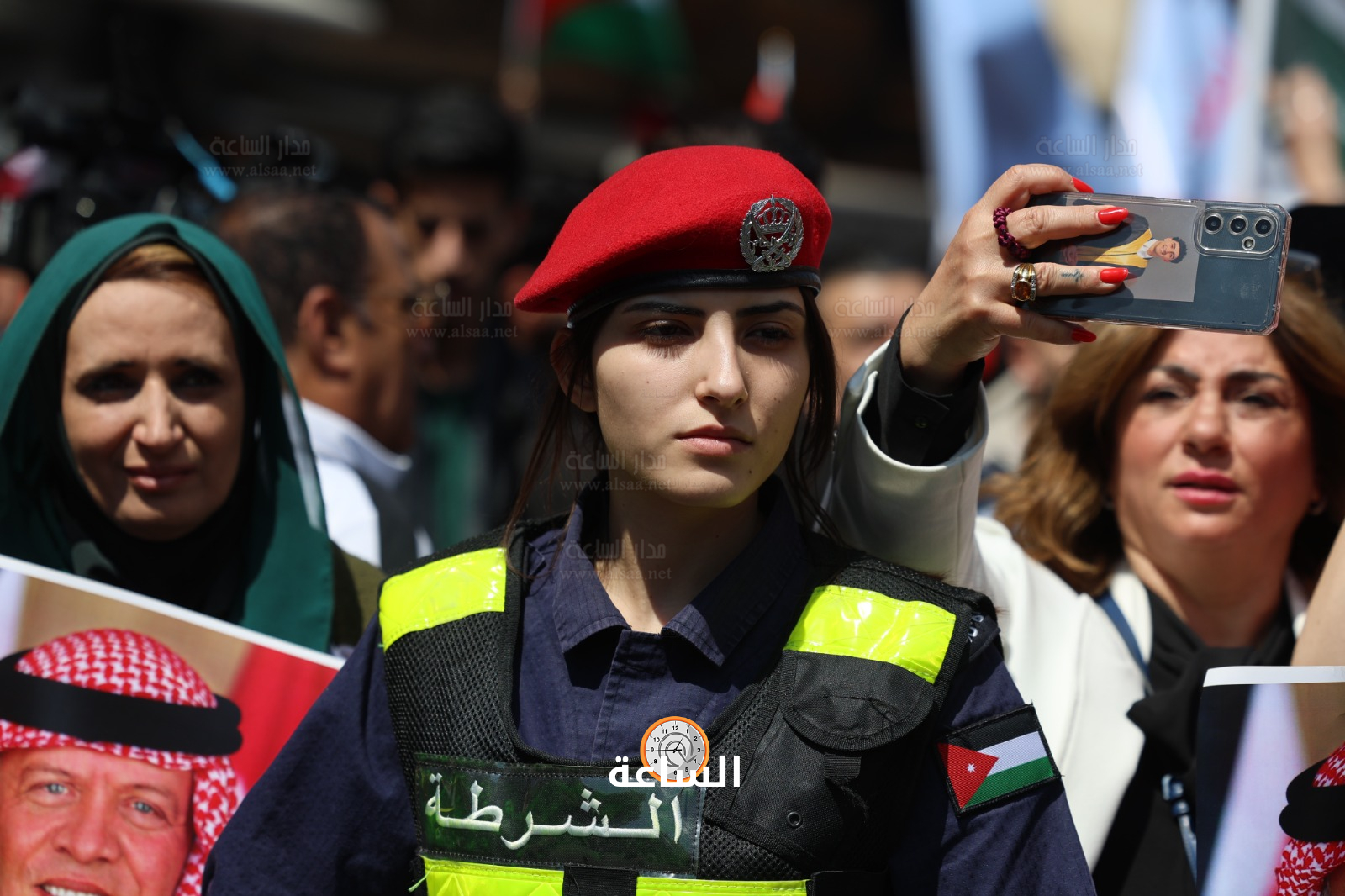 Madar Al-Saa Images 0.1465066356899971