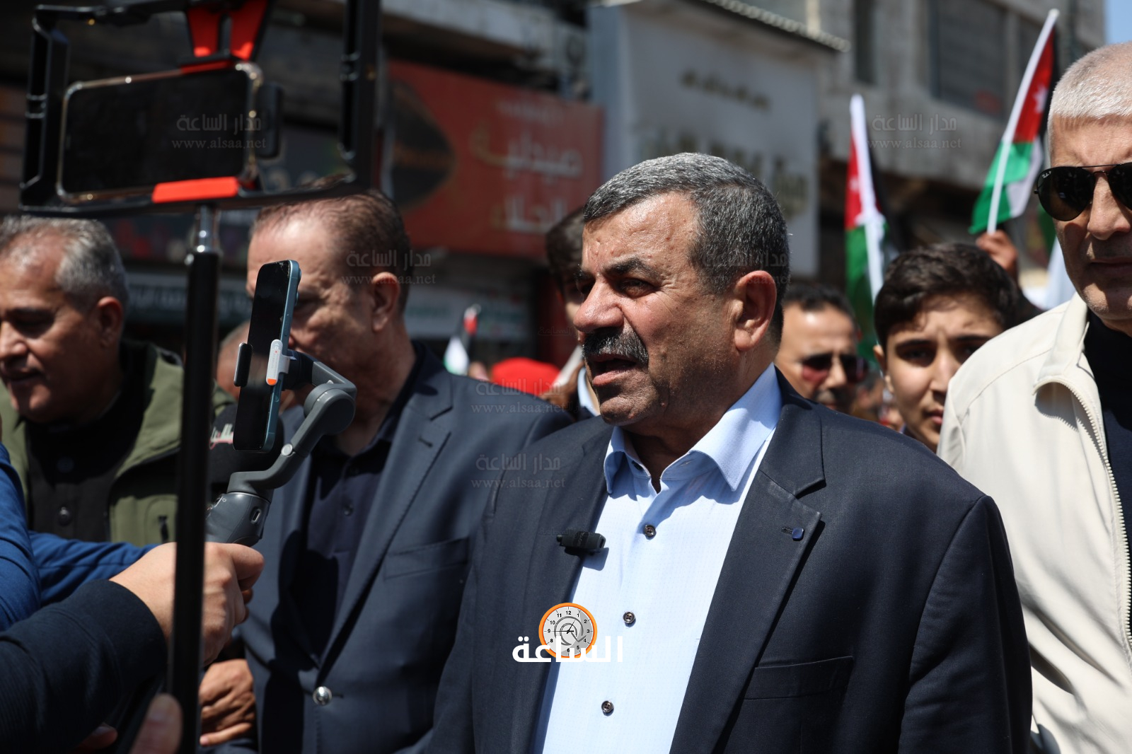 Madar Al-Saa Images 0.9977099413367139