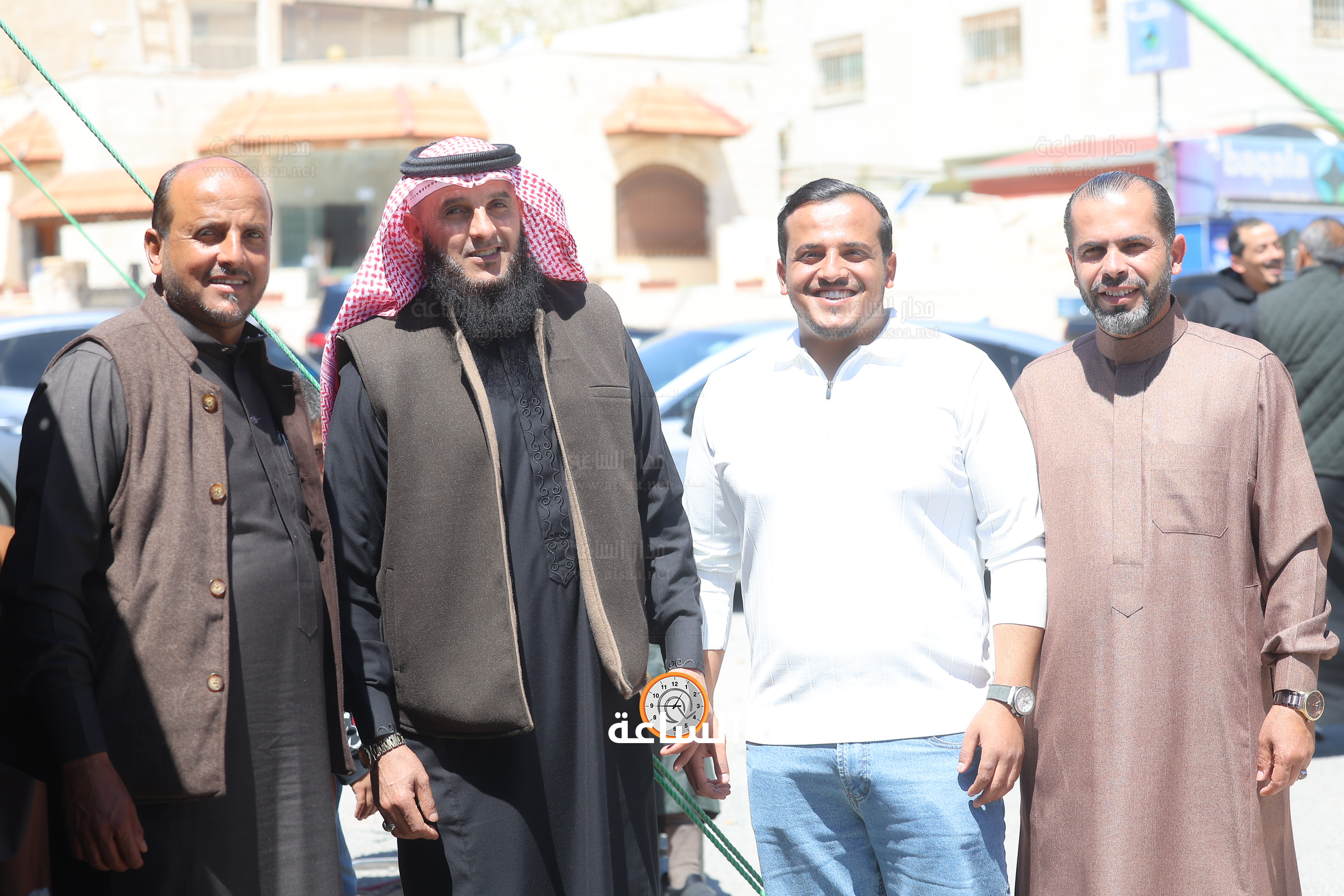 Madar Al-Saa Images 0.4868605323583941