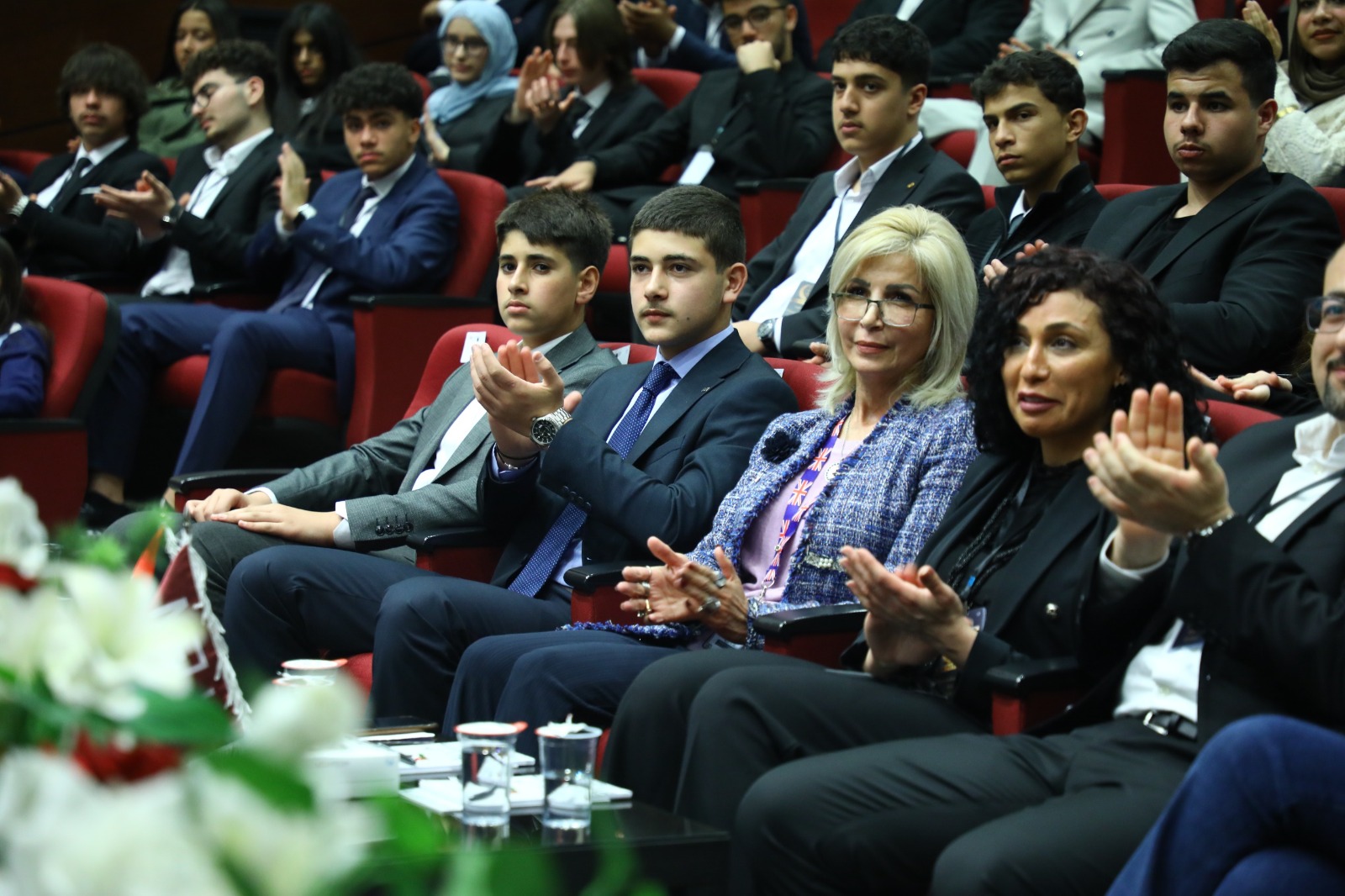 Madar Al-Saa Images 0.37517046840945045