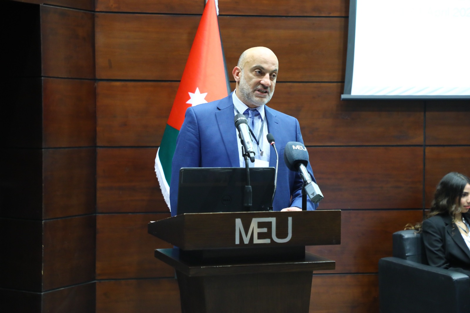 Madar Al-Saa Images 0.3179752316071015