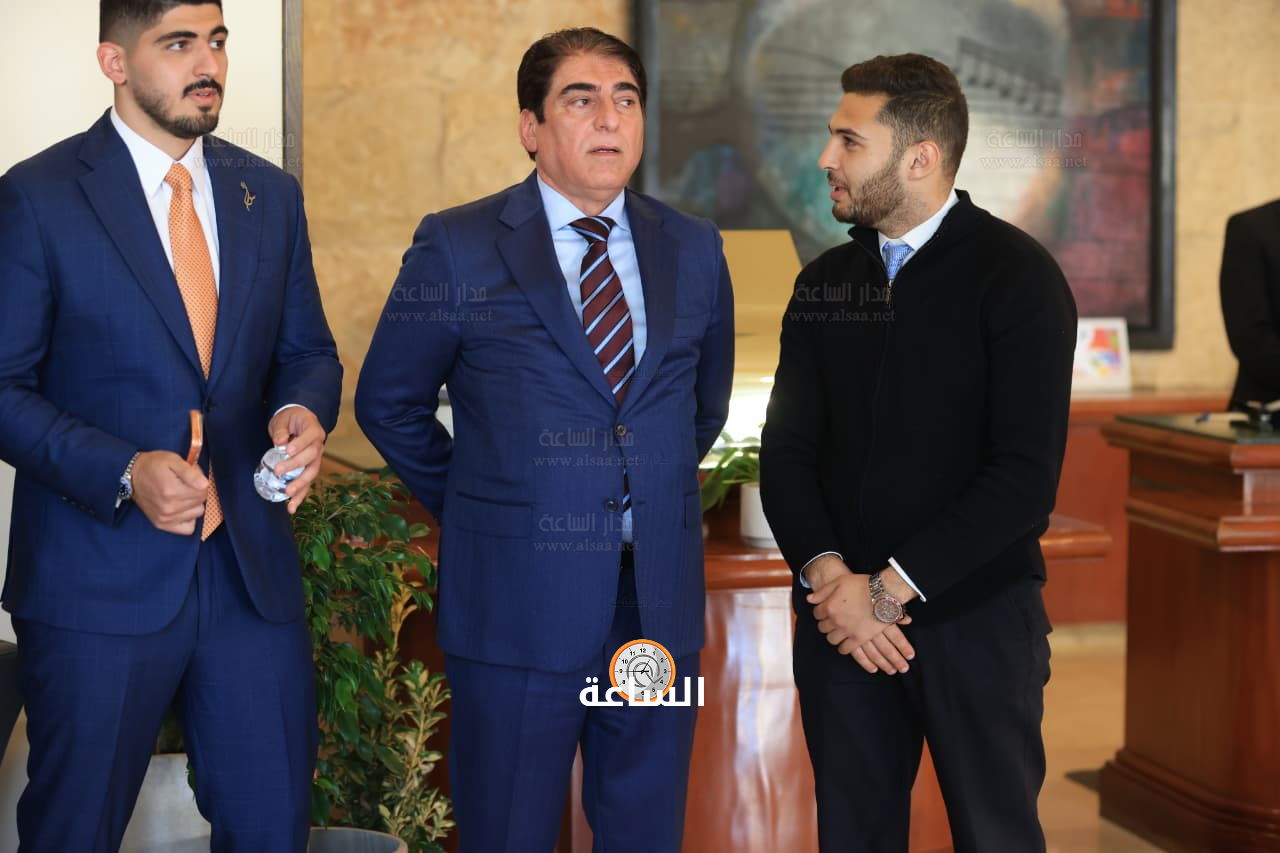 Madar Al-Saa Images 0.3953007538126917