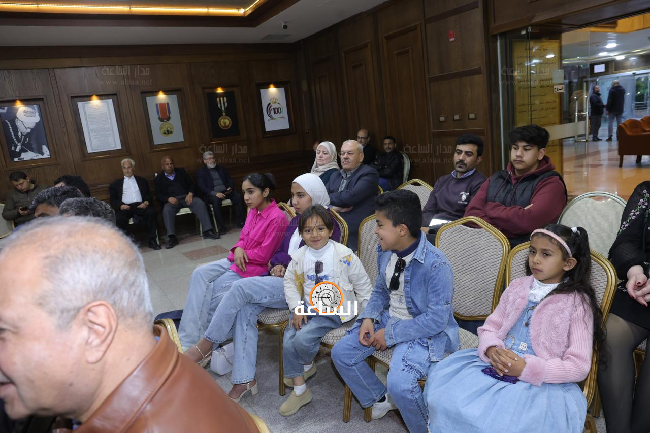 Madar Al-Saa Images 0.7348159339440321