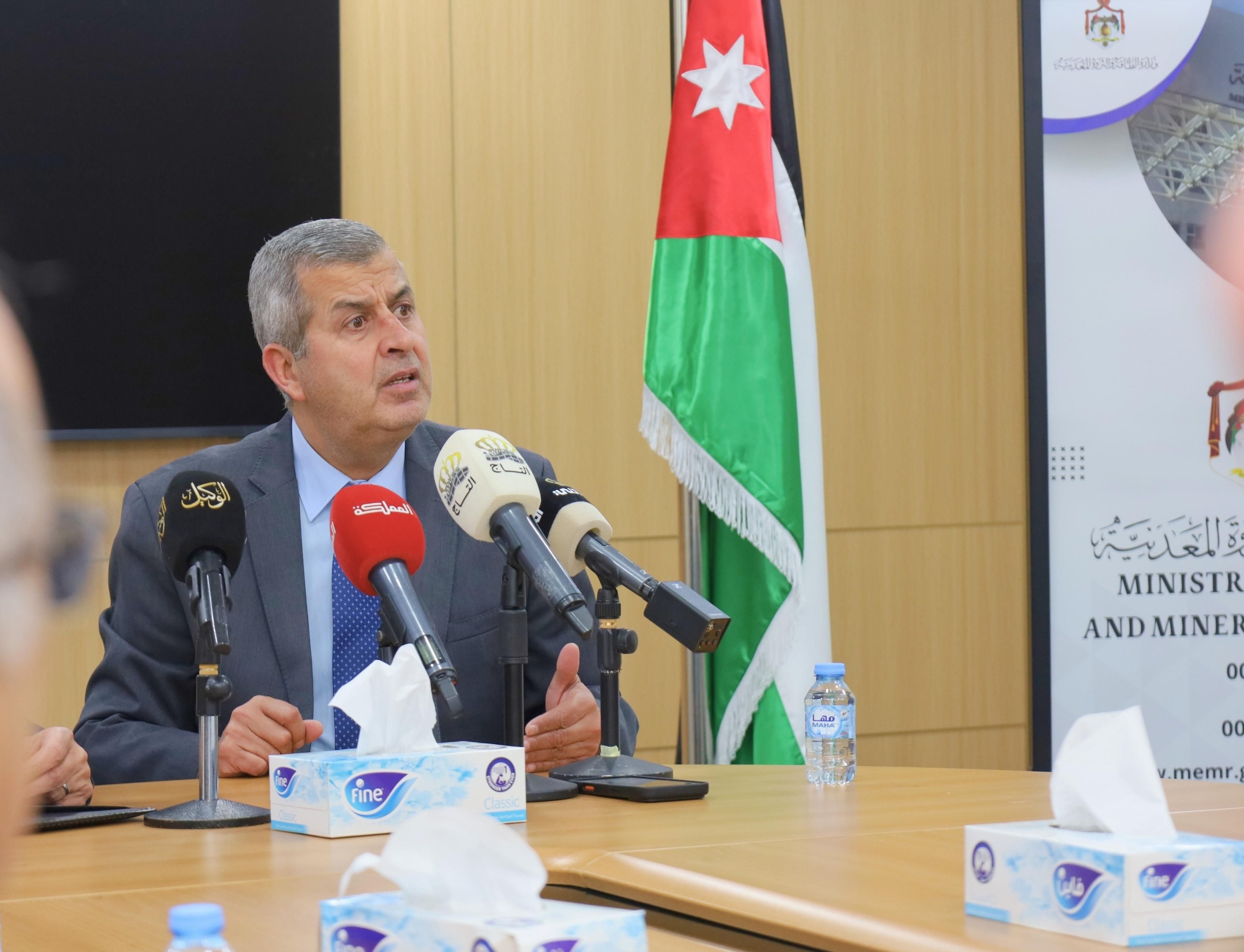 Madar Al-Saa Images 0.44803844655875713