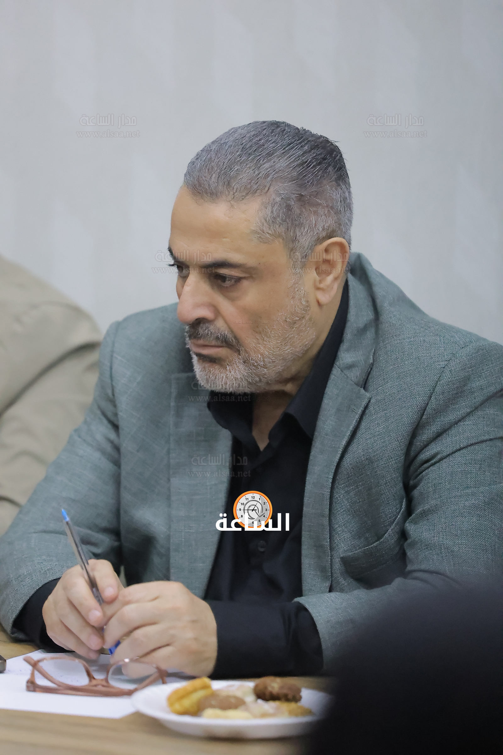 Madar Al-Saa Images 0.3919732047133252