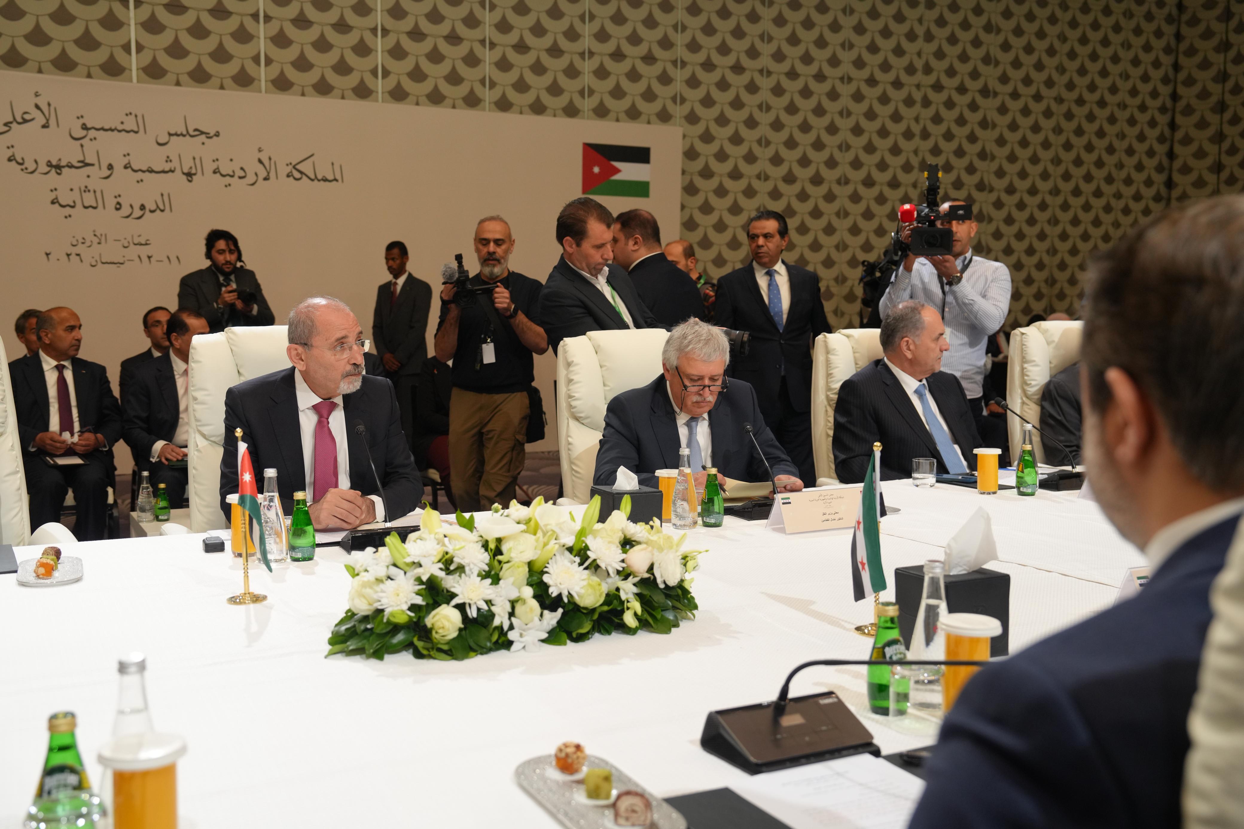 Madar Al-Saa Images 0.4279501105636223