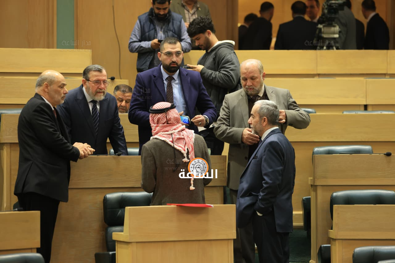 Madar Al-Saa Images 0.47865671608606