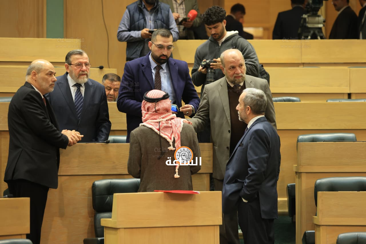 Madar Al-Saa Images 0.6735356457895342