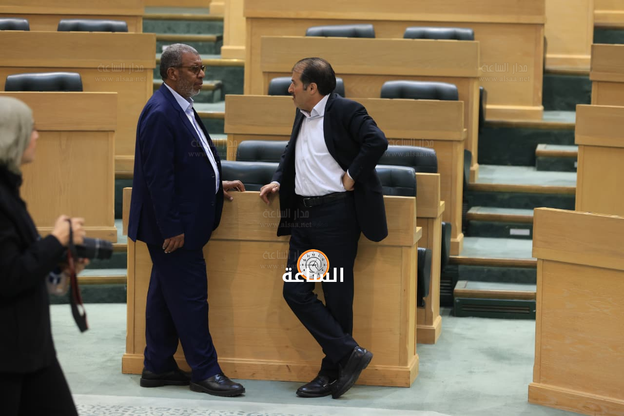 Madar Al-Saa Images 0.7912836507916821