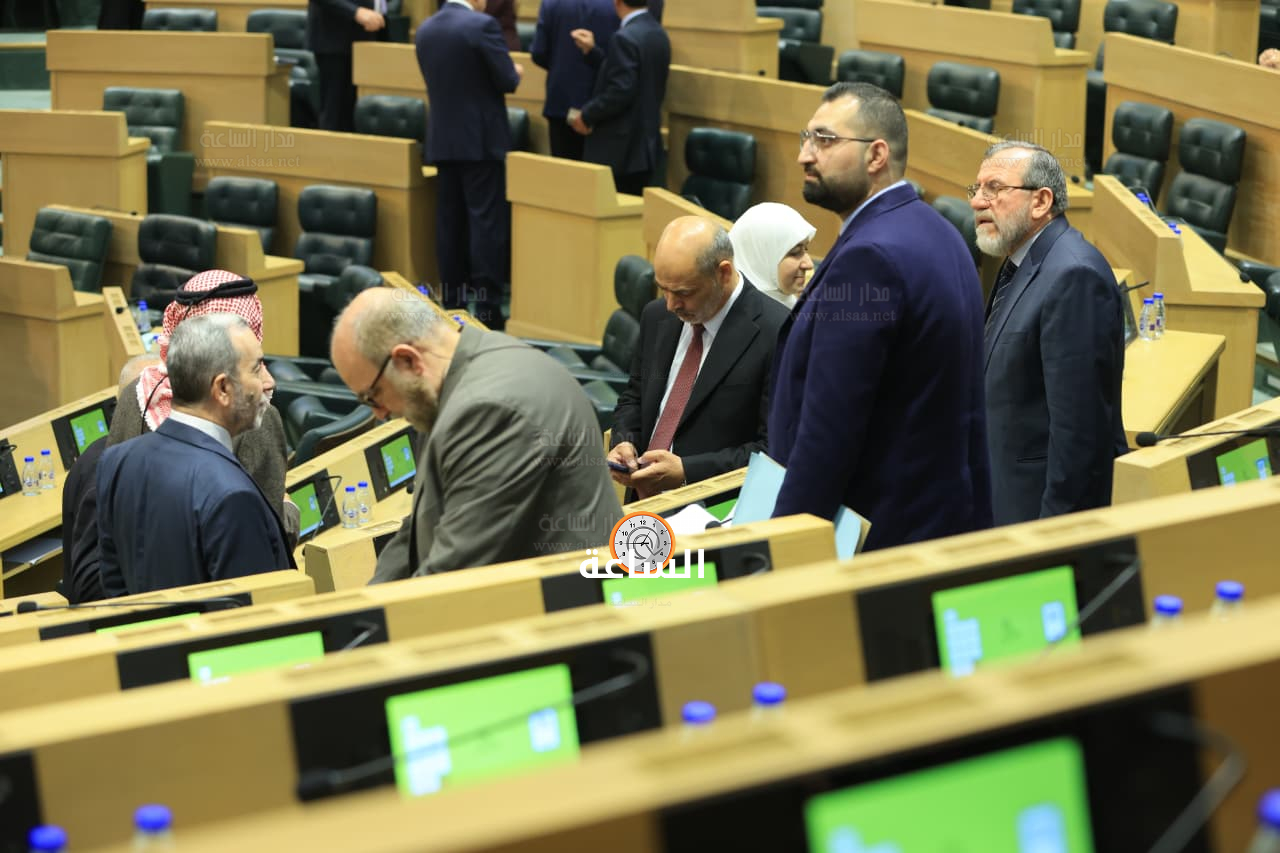 Madar Al-Saa Images 0.17684662948235663