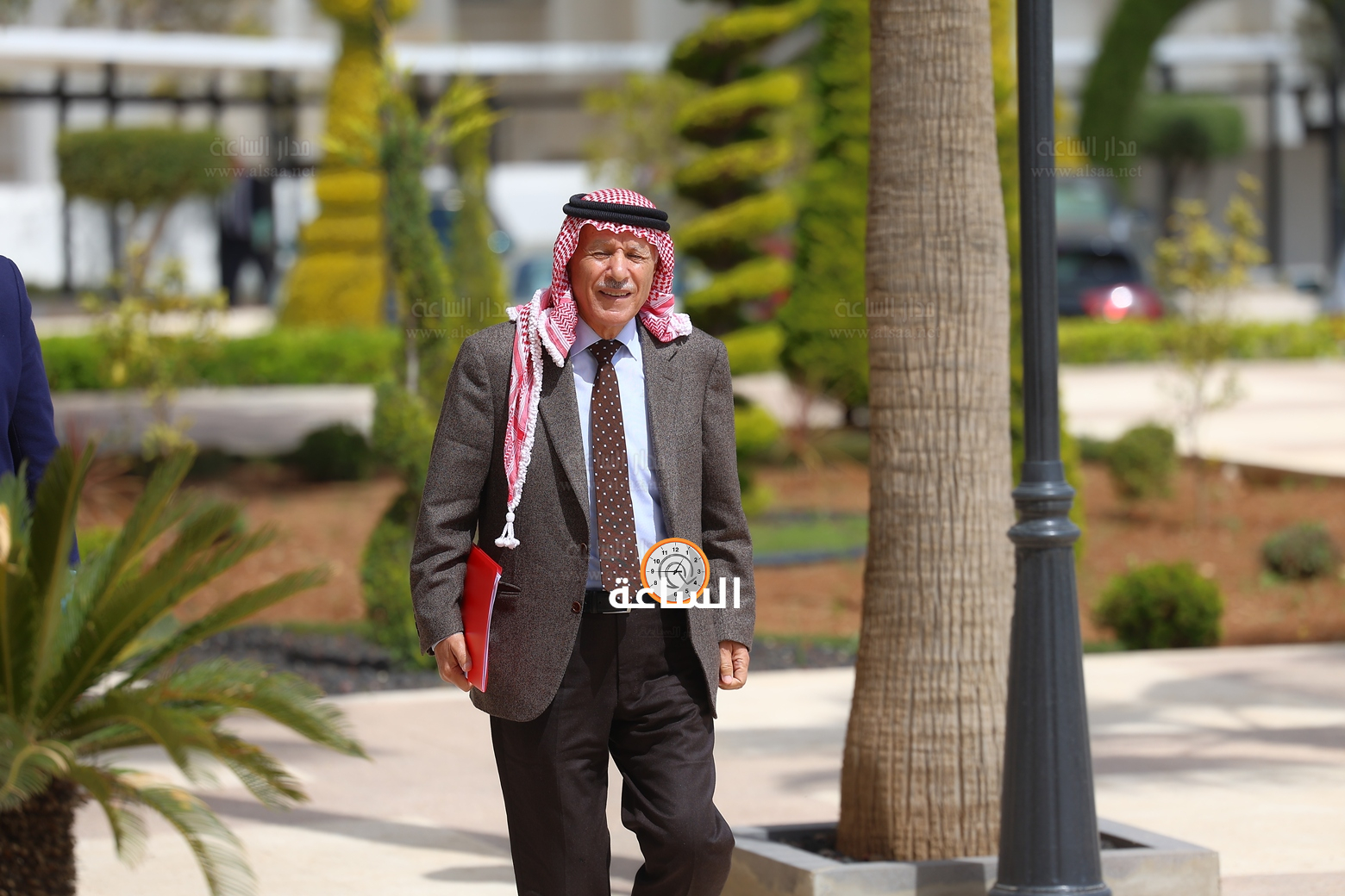 Madar Al-Saa Images 0.16883235692583776