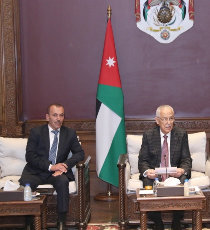 Madar Al-Saa Images 0.5228138920299384