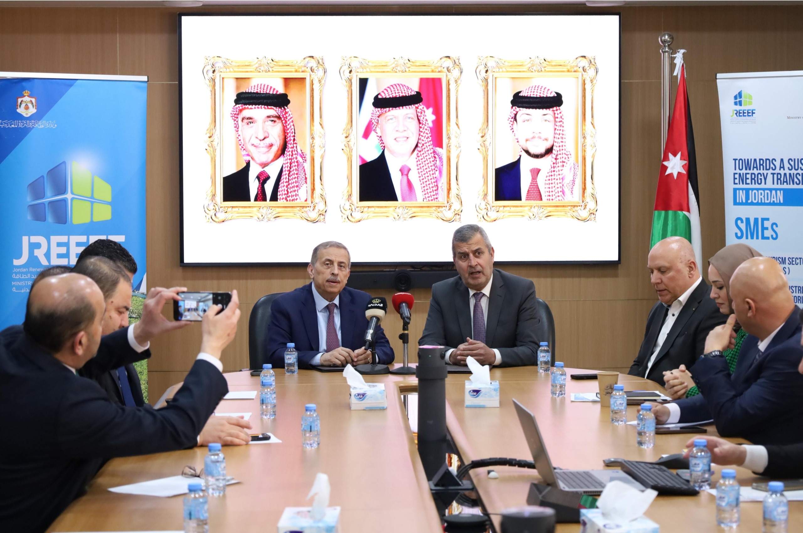 Madar Al-Saa Images 0.19843866212660666