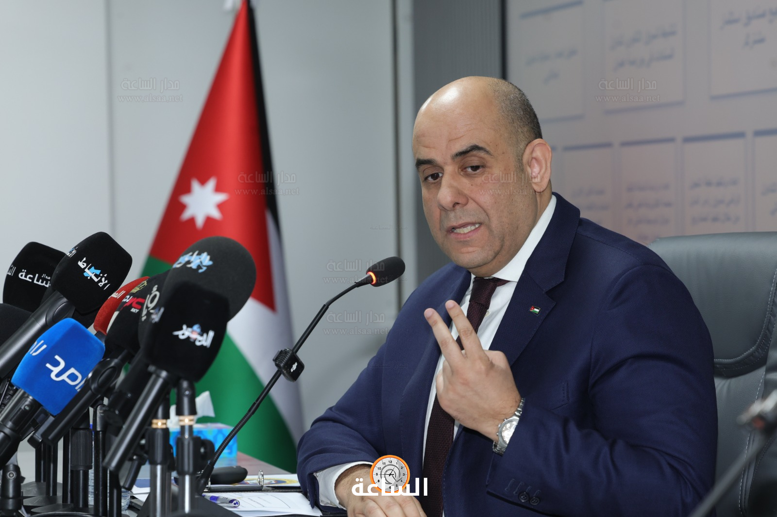 Madar Al-Saa Images 0.40163673646348375