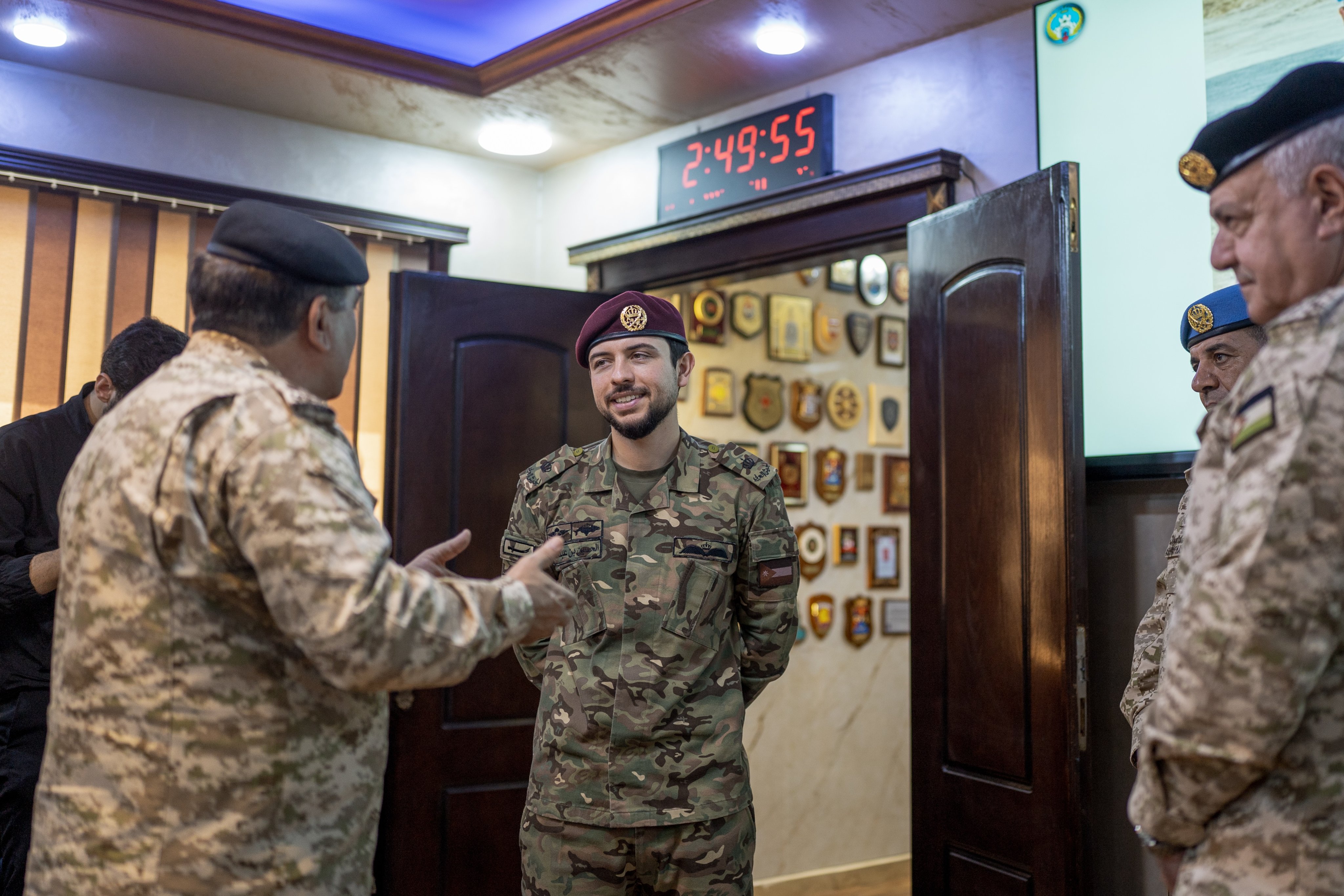 Madar Al-Saa Images 0.7599220694424896