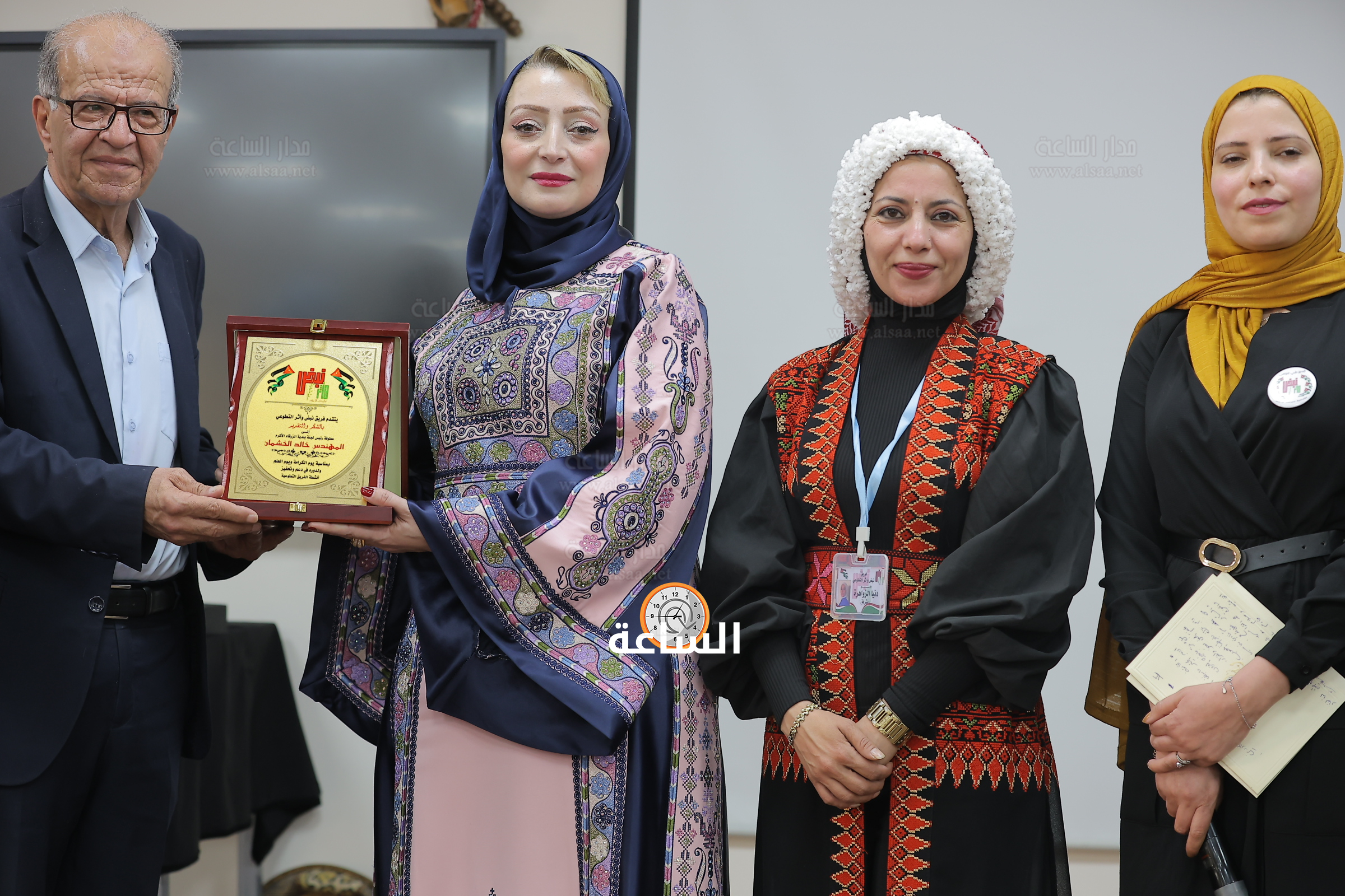 Madar Al-Saa Images 0.43795207911039746