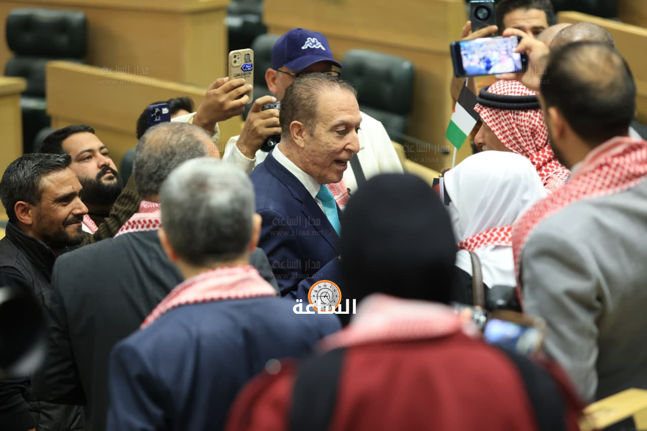 Madar Al-Saa Images 0.871089215677398