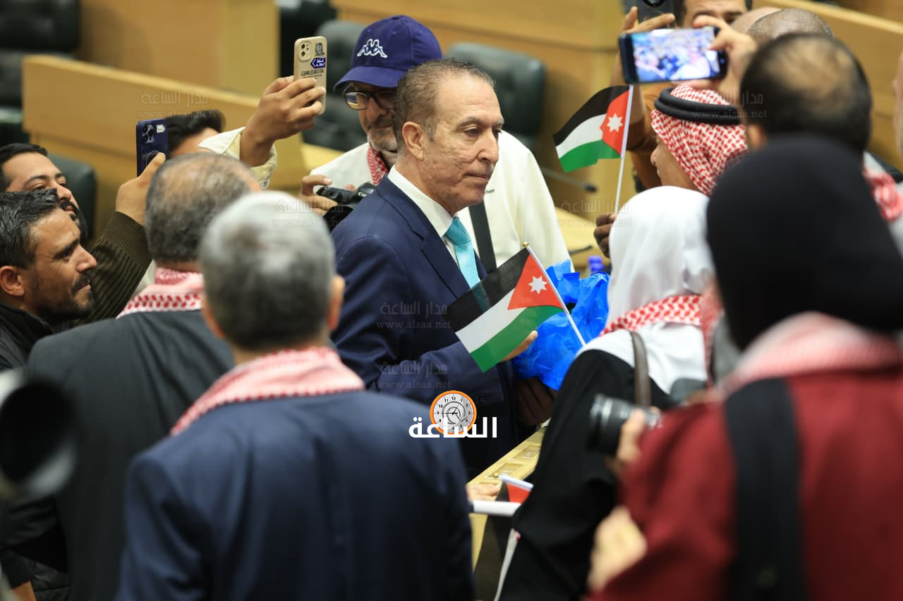 Madar Al-Saa Images 0.625884570007459