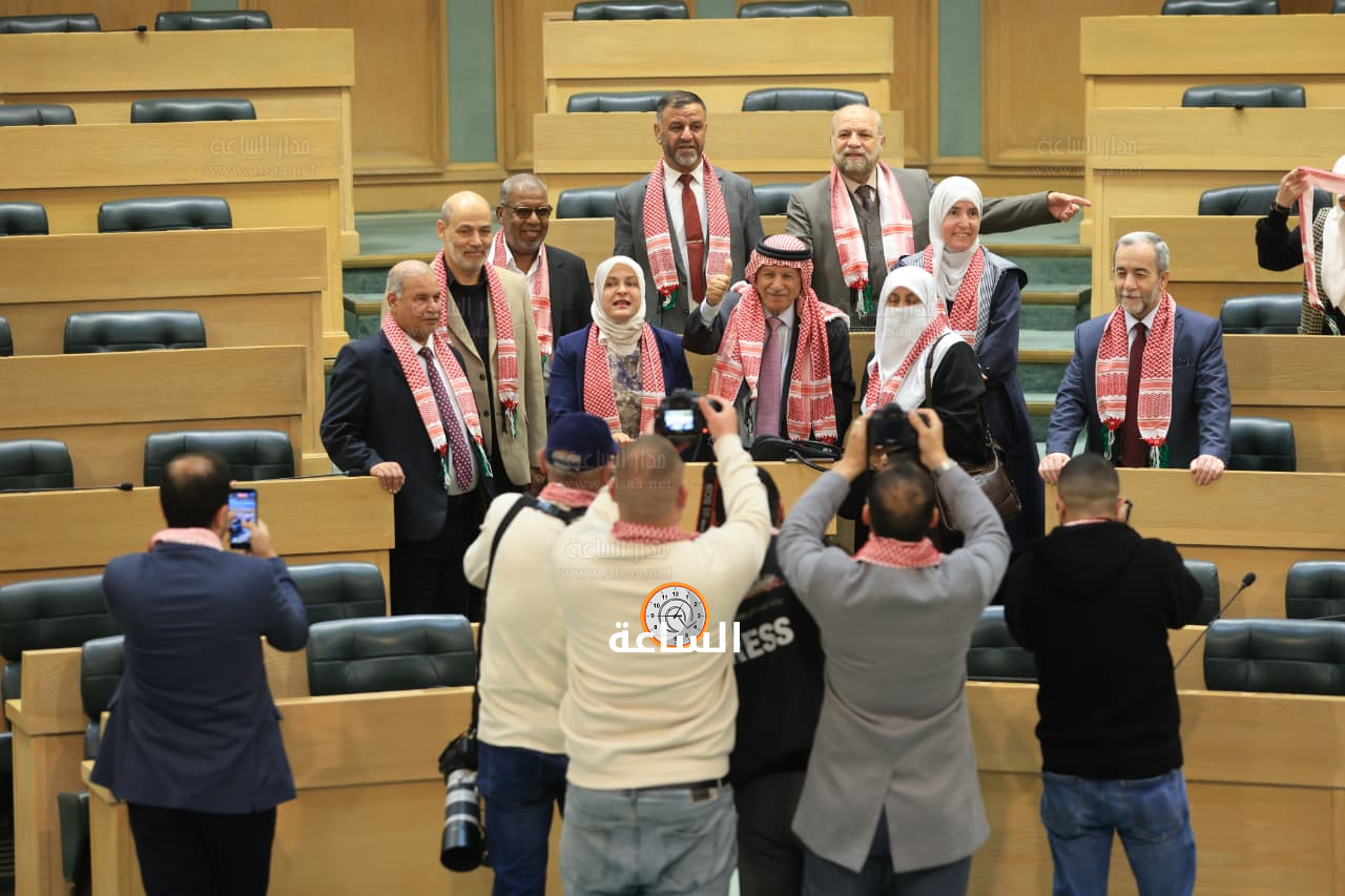 Madar Al-Saa Images 0.8906902616234156