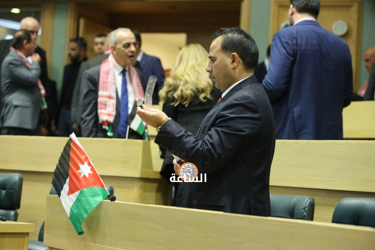 Madar Al-Saa Images 0.8639721153954716